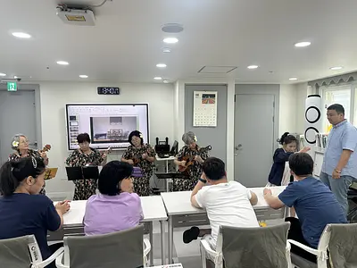50플러스 공연단과 함께한 문화공연 및 컵타 체험 활동